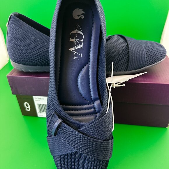 GLORIA VANDERBILT SIZE 9 /DEBBIE/ NAVY BLUE/ FLATS LOAFERS/ NEW WOMEN'S SHOES - Picture 2 of 6
